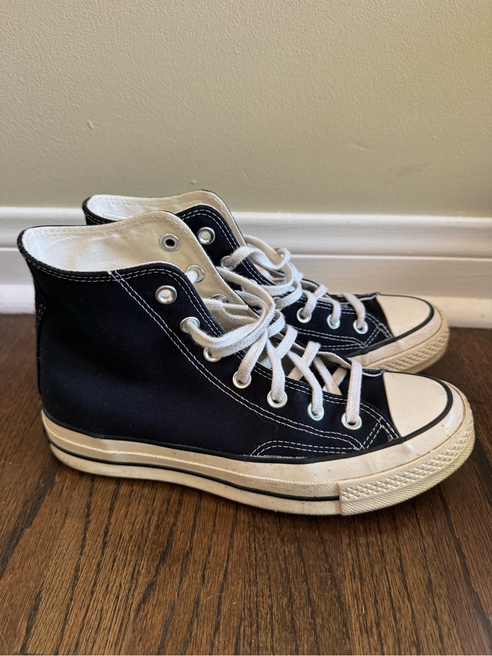 CHUCK 70 HI SNEAKER IN BLACK & EGRET